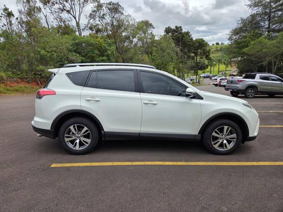 TOYOTA RAV4 2.0 TOP 4X2 16V GASOLINA 4P AUTOMÁTICO TOYOTA RAV4 2.0 TOP 4X2 16V GASOLINA 4P AUTOMÁTICO